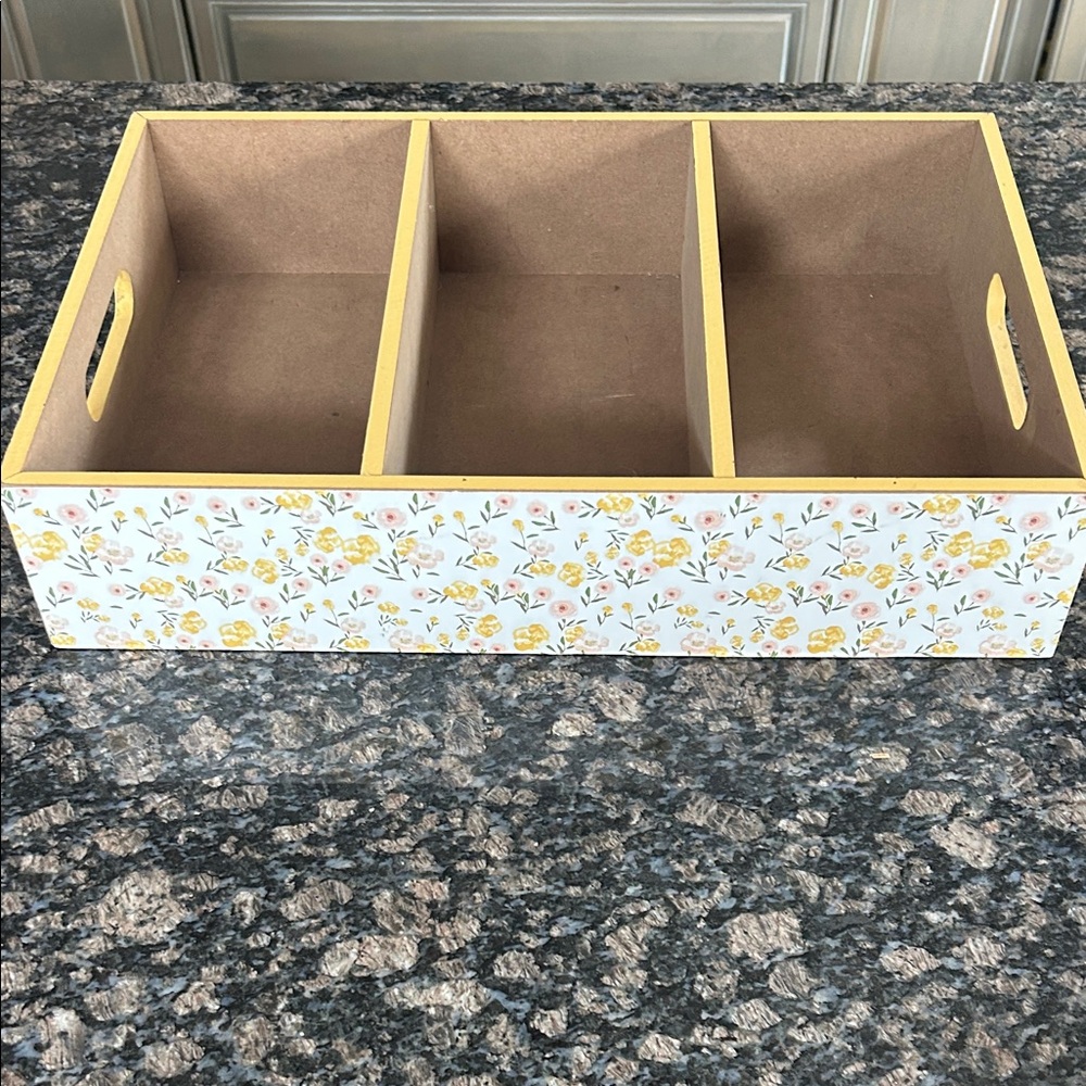 ASHLAND SORING WOODEB CRATE 3 COMPARTMENTS W HANDLE